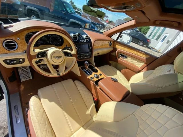 2017 Bentley Bentayga - Image 19 of 31
