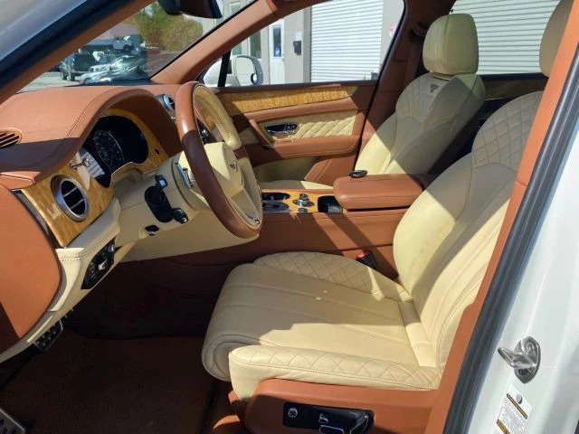 2017 Bentley Bentayga - Image 18 of 21