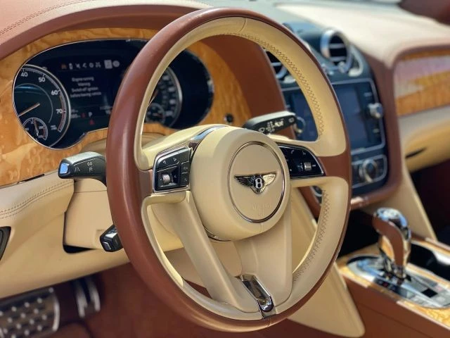 2017 Bentley Bentayga - Image 29 of 31