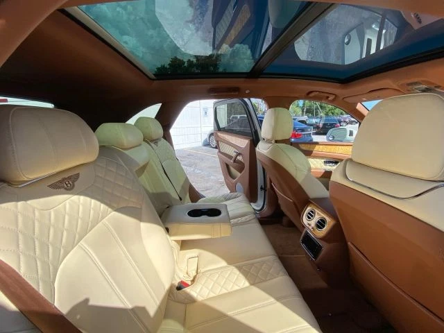 2017 Bentley Bentayga - Image 17 of 31