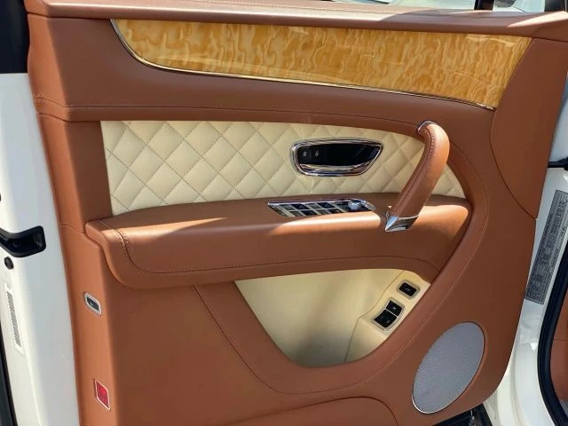 2017 Bentley Bentayga - Image 30 of 31