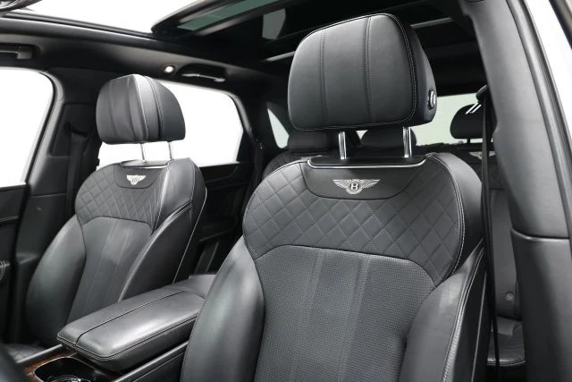 2017 Bentley Bentayga - Image 19 of 21