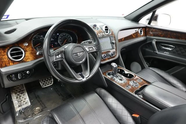 2017 Bentley Bentayga - Image 2 of 31