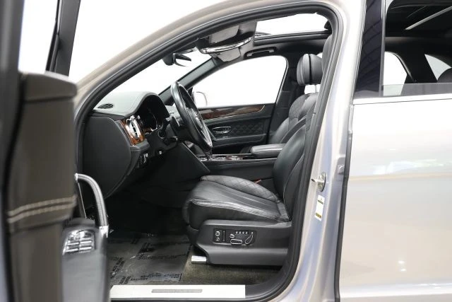 2017 Bentley Bentayga - Image 15 of 21