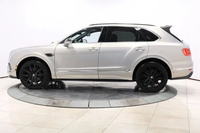 2017 Bentley Bentayga - Image 9 of 31