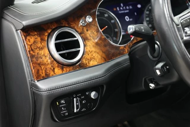 2017 Bentley Bentayga - Image 24 of 31