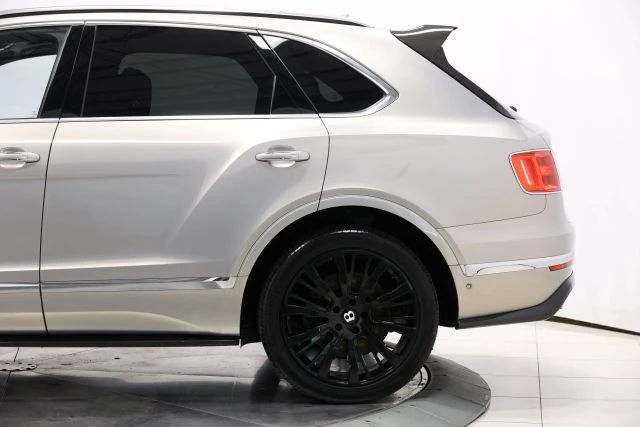 2017 Bentley Bentayga - Image 10 of 31