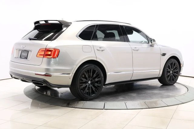 2017 Bentley Bentayga - Image 4 of 31