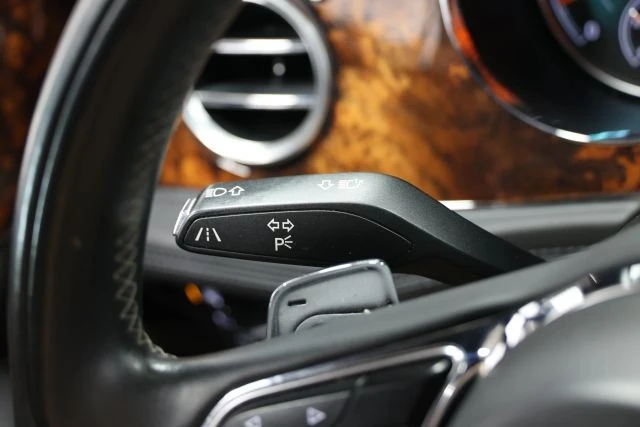 2017 Bentley Bentayga - Image 29 of 31