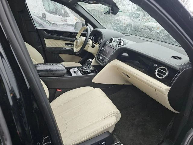 2017 Bentley Bentayga - Image 13 of 17