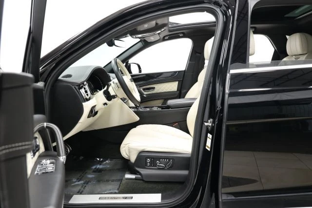 2017 Bentley Bentayga - Image 15 of 31
