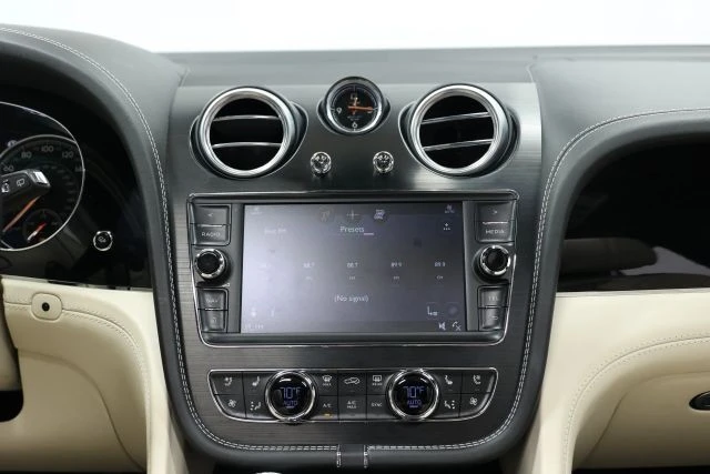 2017 Bentley Bentayga - Image 31 of 31