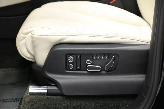 2017 Bentley Bentayga - Image 16 of 31