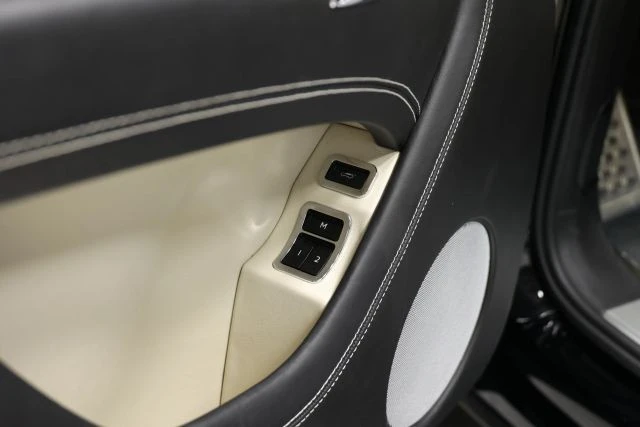 2017 Bentley Bentayga - Image 14 of 31