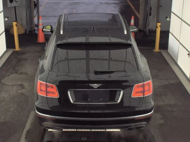 2017 Bentley Bentayga - Image 9 of 17