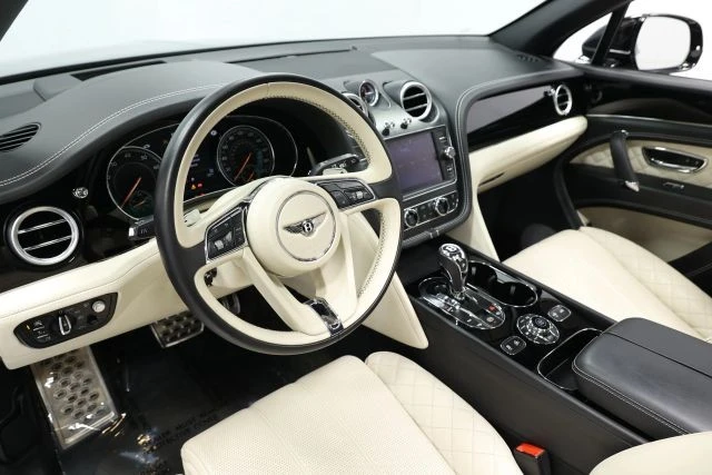 2017 Bentley Bentayga - Image 23 of 31