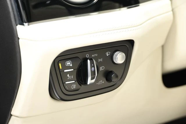 2017 Bentley Bentayga - Image 25 of 31