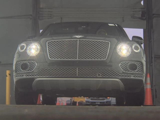 2017 Bentley Bentayga - Image 15 of 17