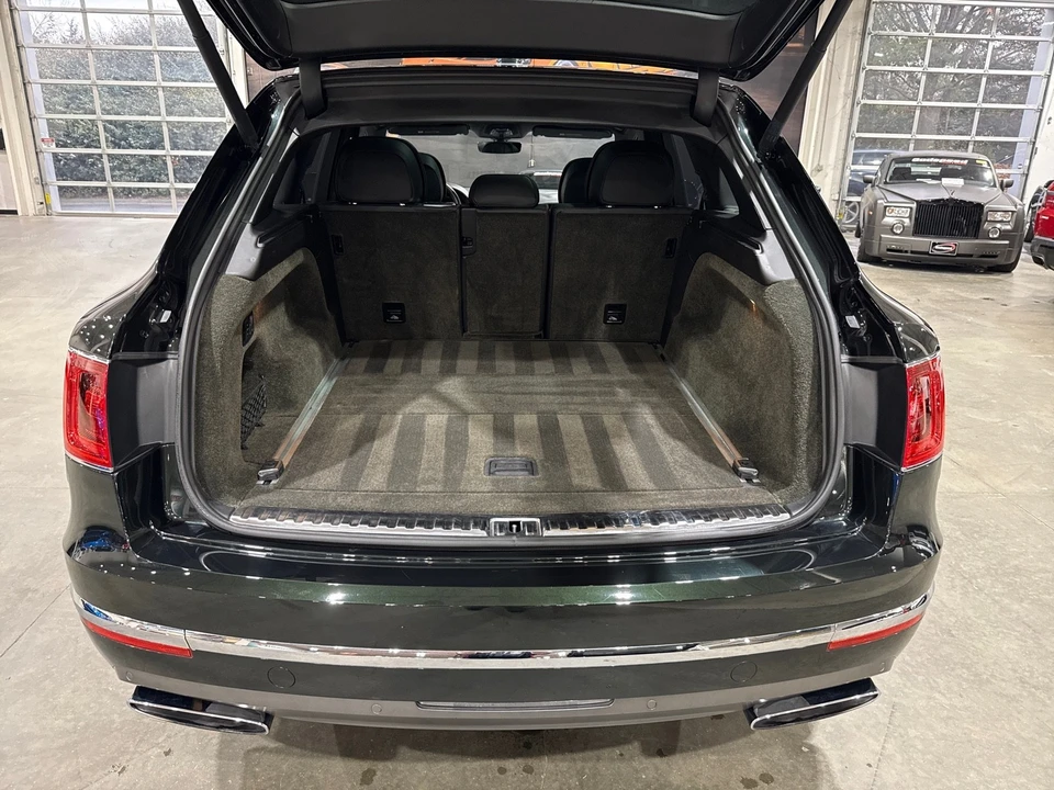 2017 Bentley Bentayga - Image 16 of 21