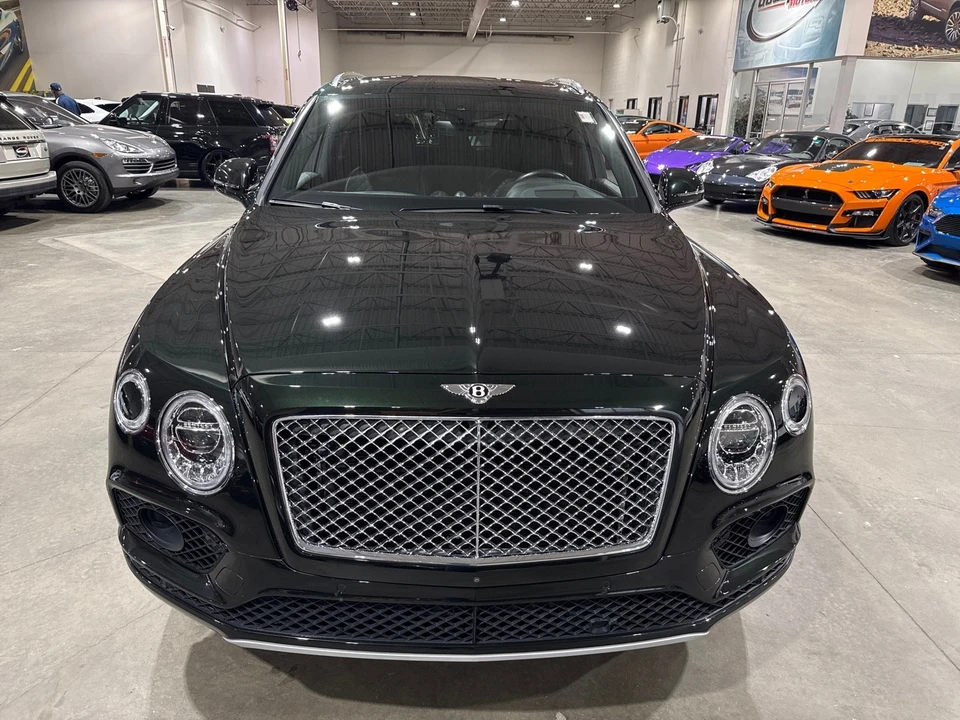 2017 Bentley Bentayga - Image 2 of 31