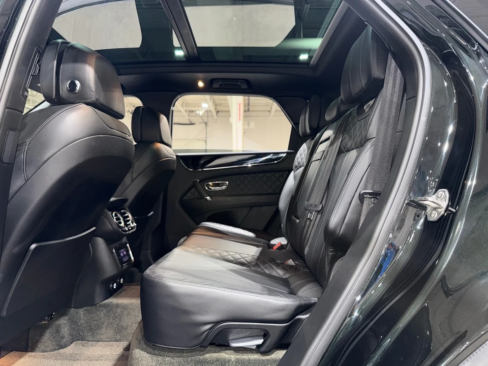 2017 Bentley Bentayga - Image 13 of 21