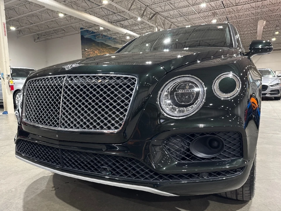 2017 Bentley Bentayga - Image 29 of 31