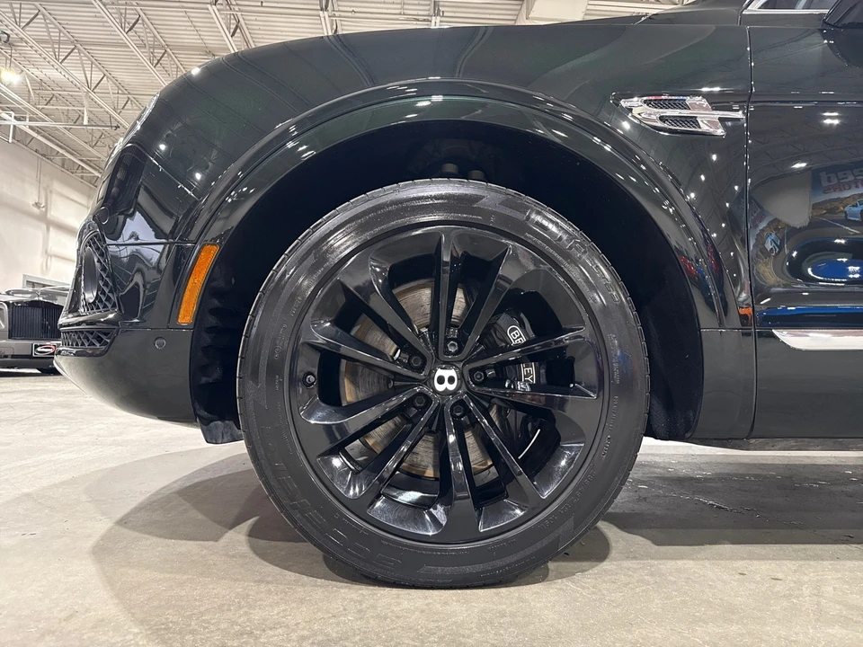 2017 Bentley Bentayga - Image 19 of 31