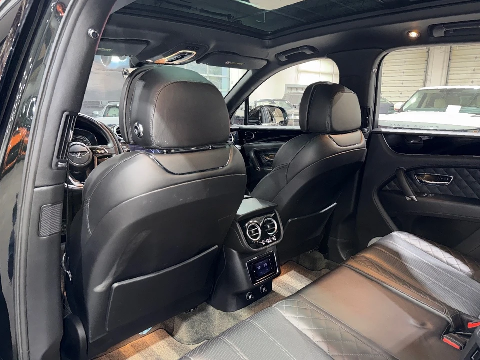 2017 Bentley Bentayga - Image 12 of 21