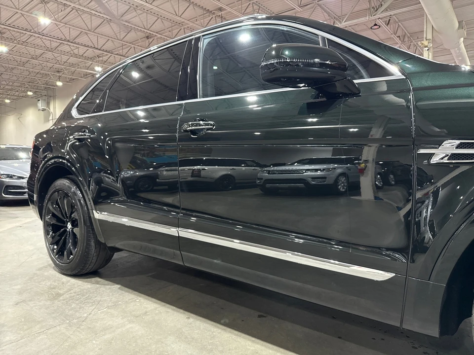 2017 Bentley Bentayga - Image 25 of 31