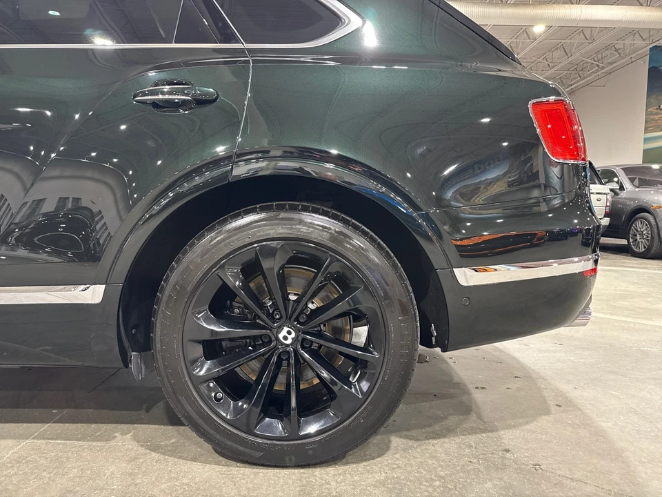 2017 Bentley Bentayga - Image 20 of 21