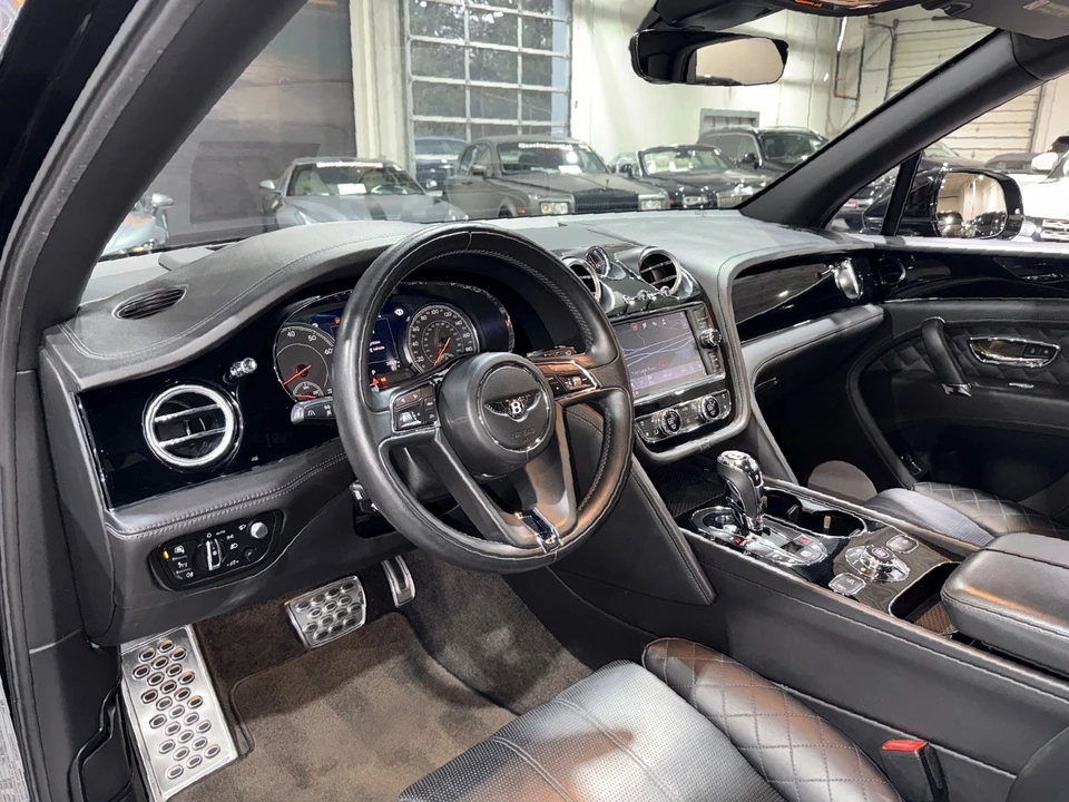 2017 Bentley Bentayga - Image 8 of 31
