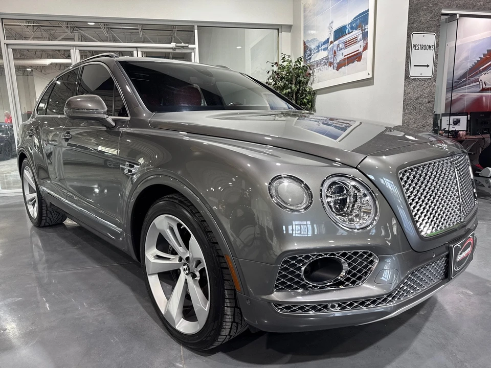 2017 Bentley Bentayga - Image 24 of 31