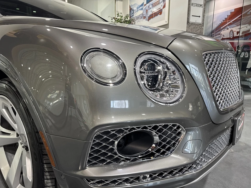 2017 Bentley Bentayga - Image 26 of 31