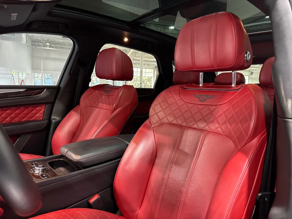 2017 Bentley Bentayga - Image 10 of 31