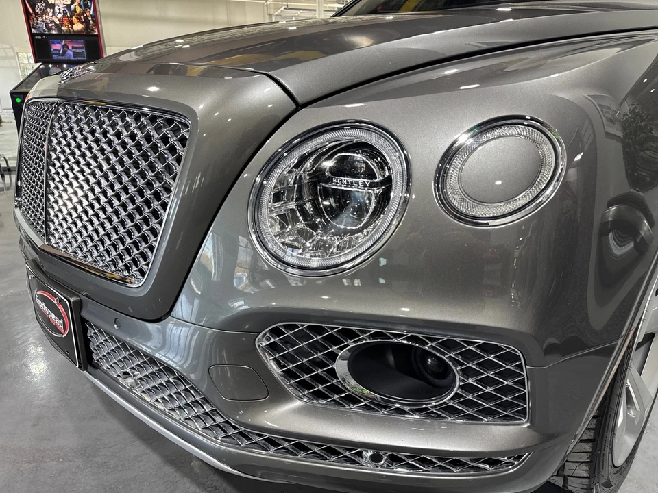 2017 Bentley Bentayga - Image 28 of 31