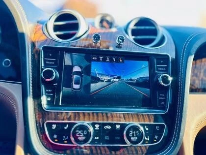 2017 Bentley Bentayga - Image 11 of 20