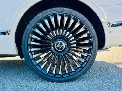 2017 Bentley Bentayga - Image 13 of 20
