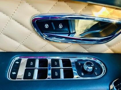 2017 Bentley Bentayga - Image 18 of 20