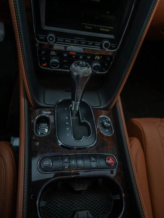 2017 Bentley Continental Flying Spur - Image 16 of 18