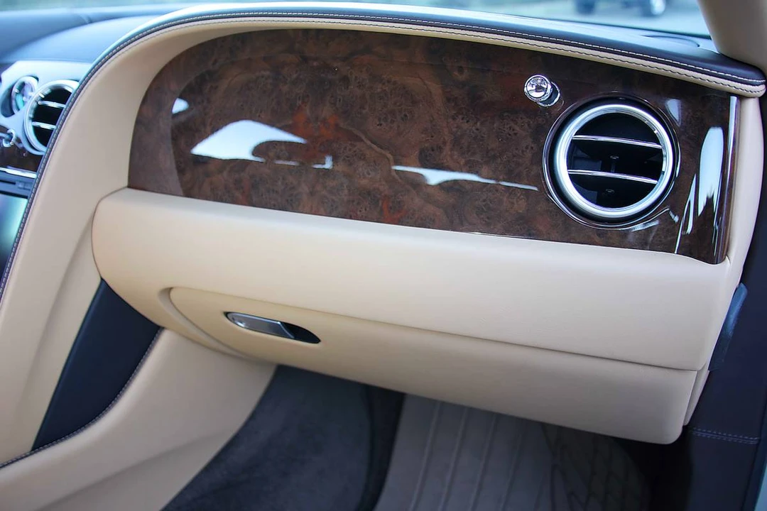 2017 Bentley Continental Flying Spur - Image 13 of 16