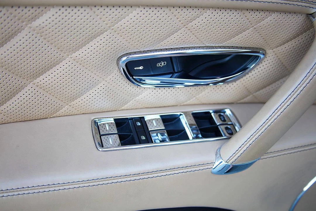 2017 Bentley Continental Flying Spur - Image 15 of 16