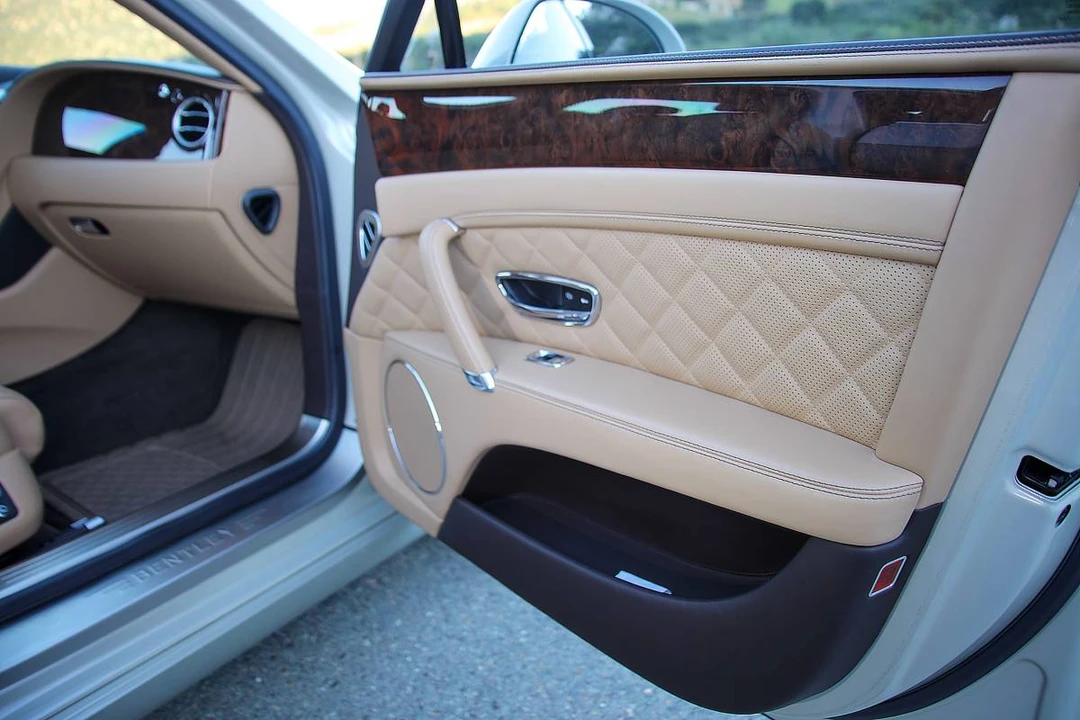 2017 Bentley Continental Flying Spur - Image 10 of 16