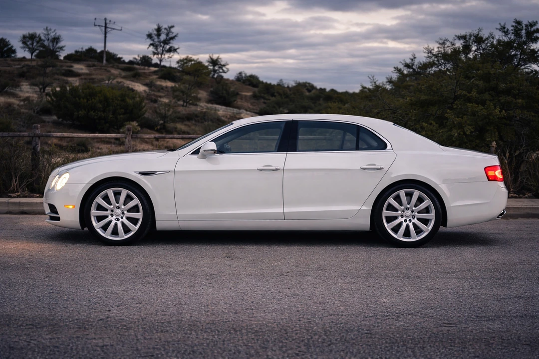 2017 Bentley Continental Flying Spur - Image 9 of 9