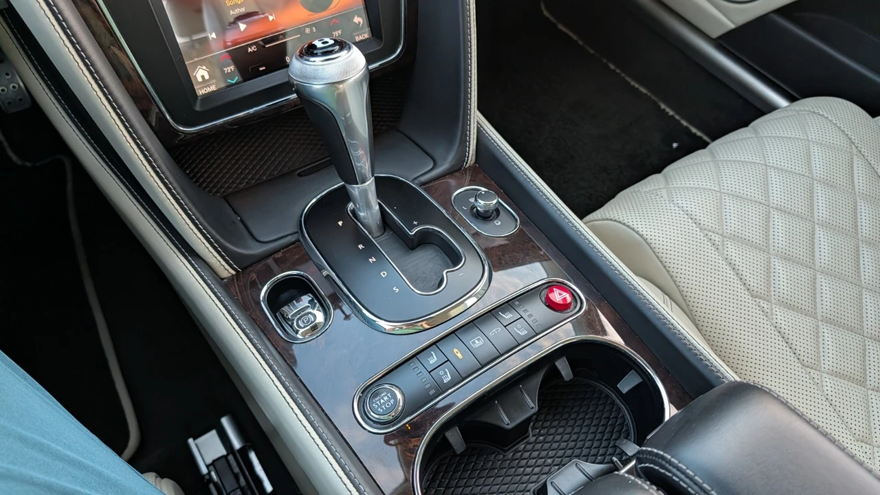 2017 Bentley Continental - Image 26 of 31