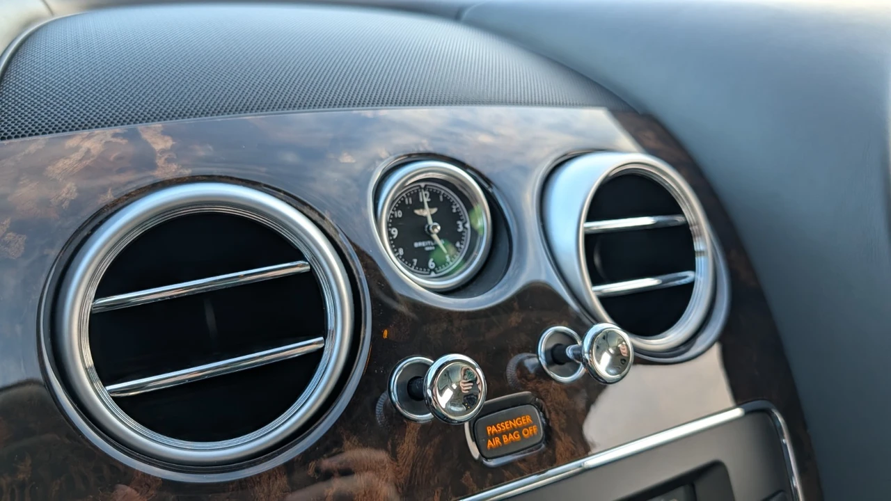 2017 Bentley Continental - Image 27 of 31