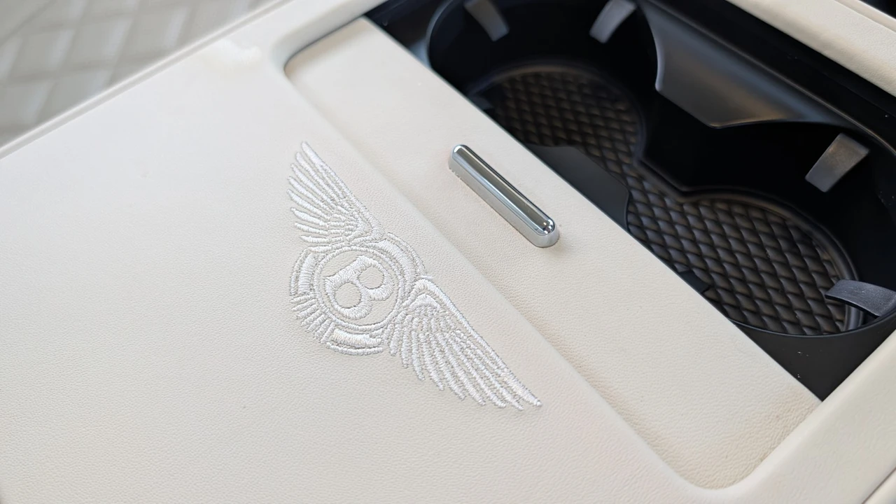 2017 Bentley Continental - Image 24 of 31