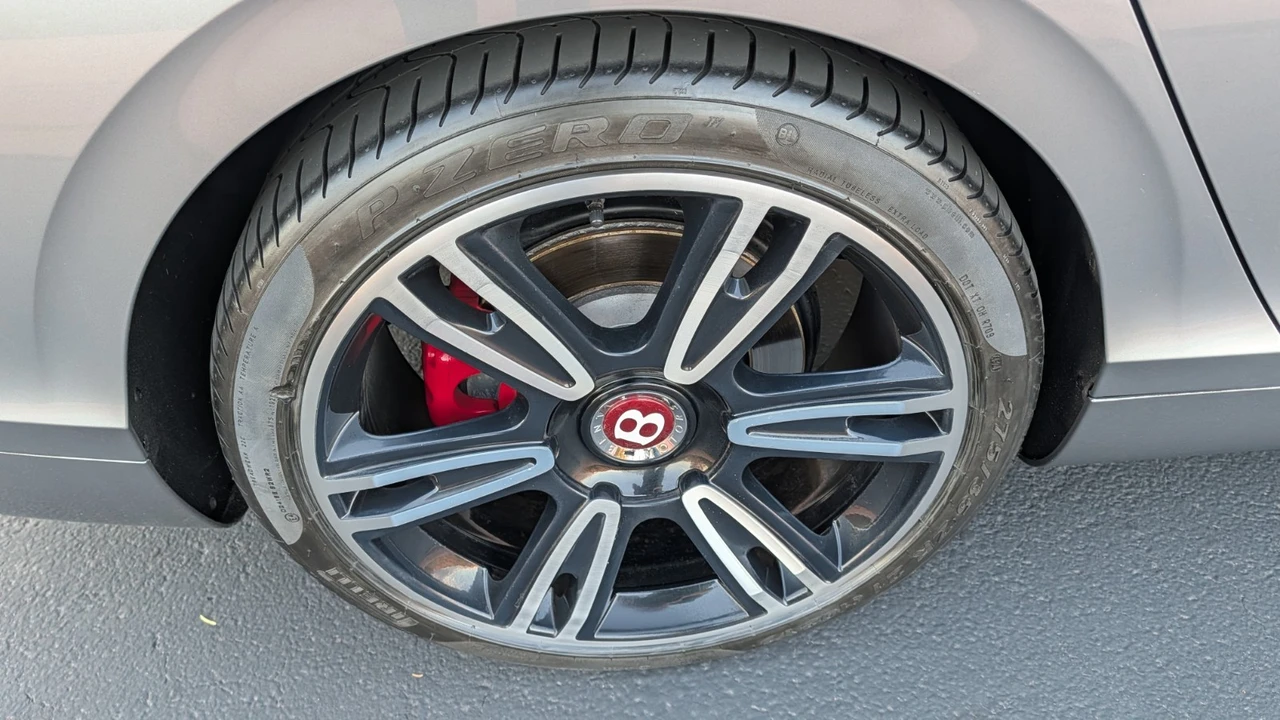 2017 Bentley - Image 9 of 31