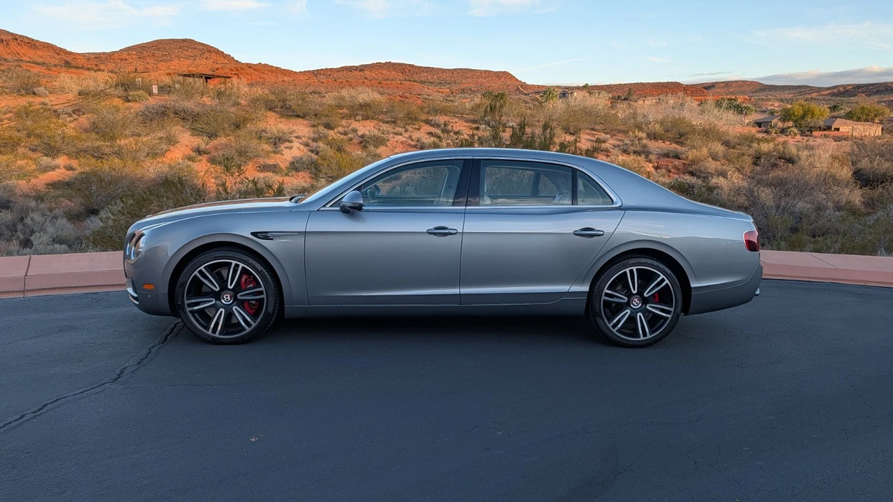 2017 Bentley - Image 2 of 31