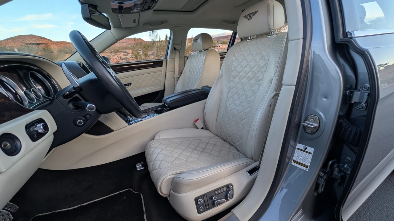 2017 Bentley - Image 26 of 31