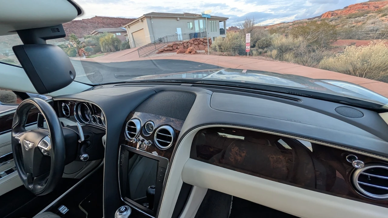 2017 Bentley Continental - Image 25 of 31